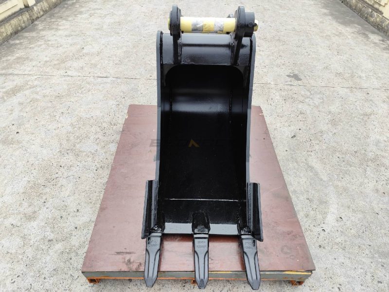 Bucket, Komatsu PC138, 60mm Pins, 24in, Heavy Duty Bucket